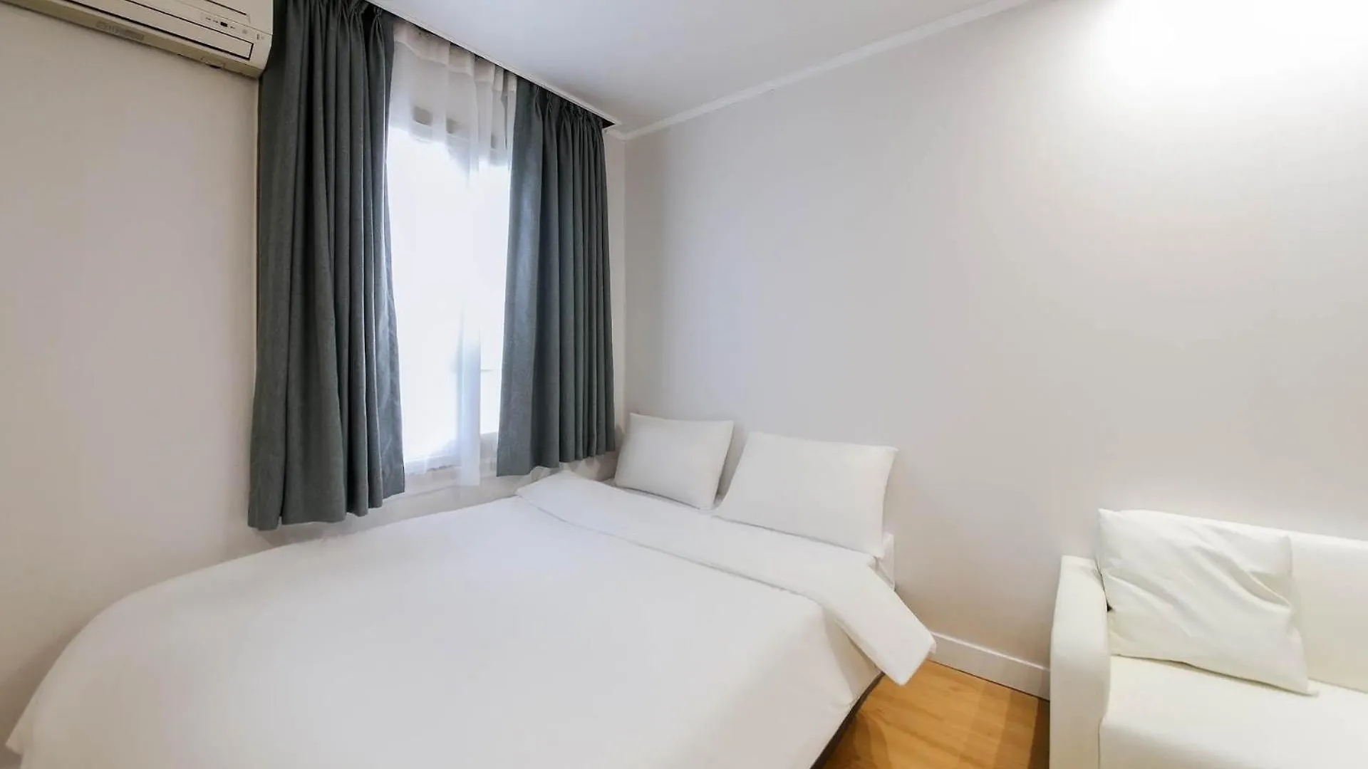 Lofy House Hostel Jeju