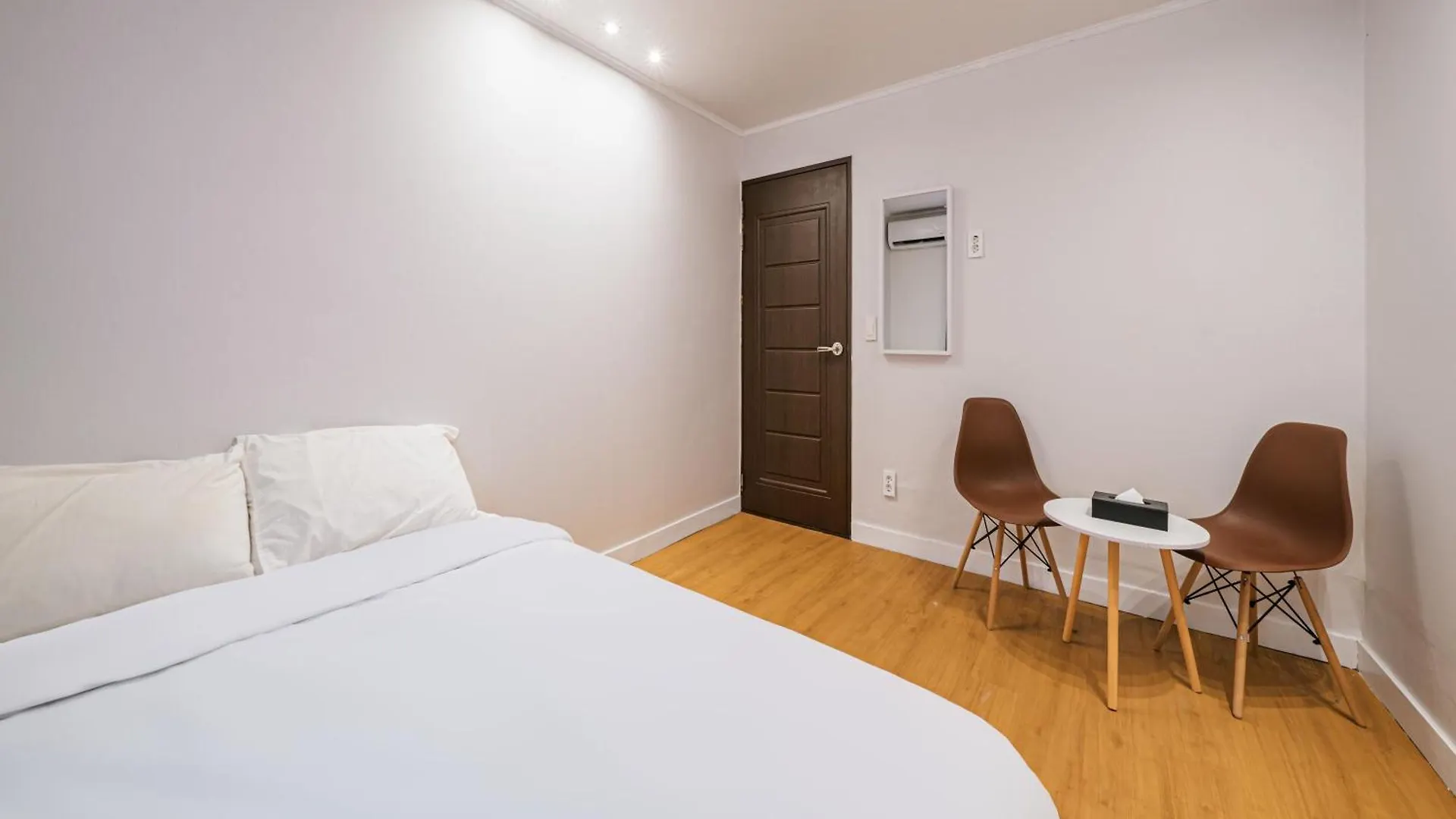Lofy House Hostel Jeju